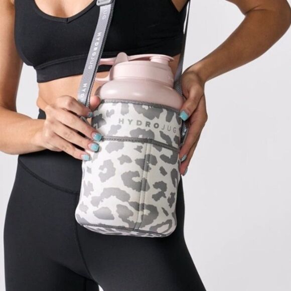HydroJug pink sand bottle & Wild Ones Pro Water Bottle Sleeve - Snow Leopard - Picture 1 of 13